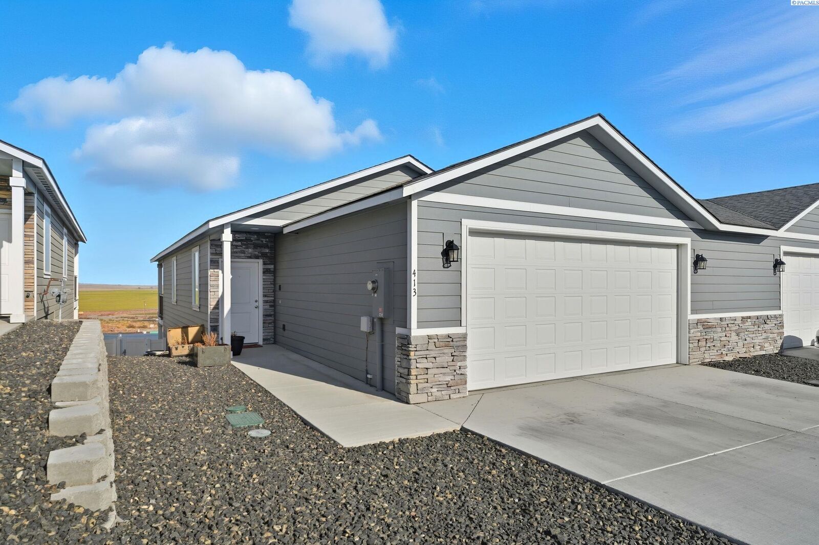 Property Photo: 413 Bedrock Loop WA 99352