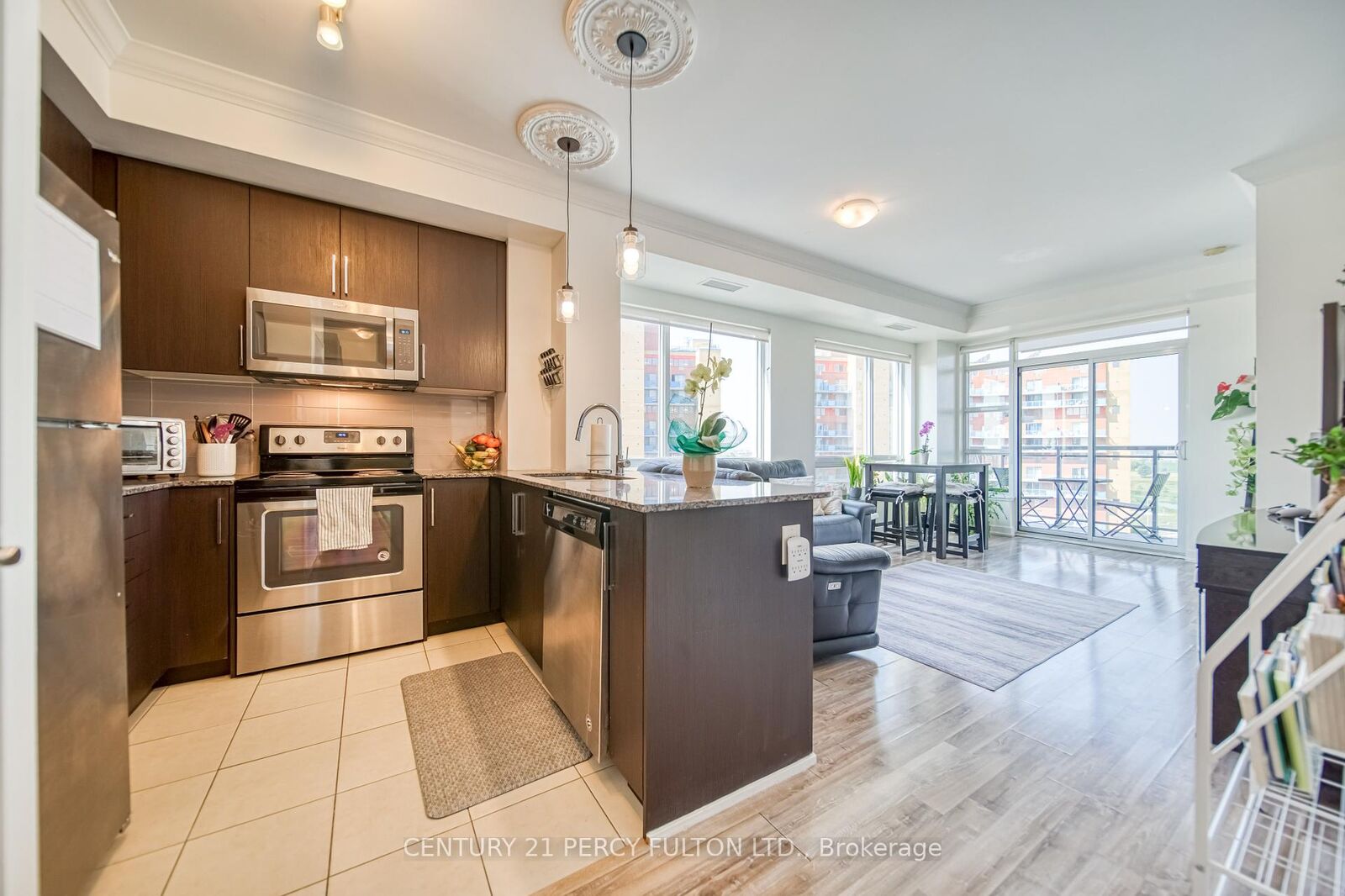 Photo de la propriété:  840 Queens Plate Drive 902  ON M9W 7J9