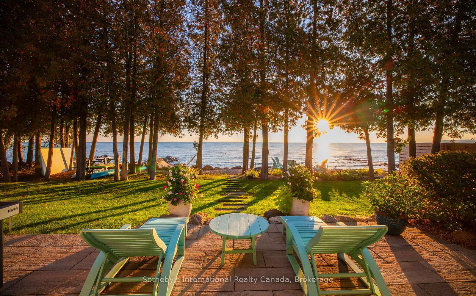 Property Photo: 125 Kiowana Beach Road ON N4L 1W5