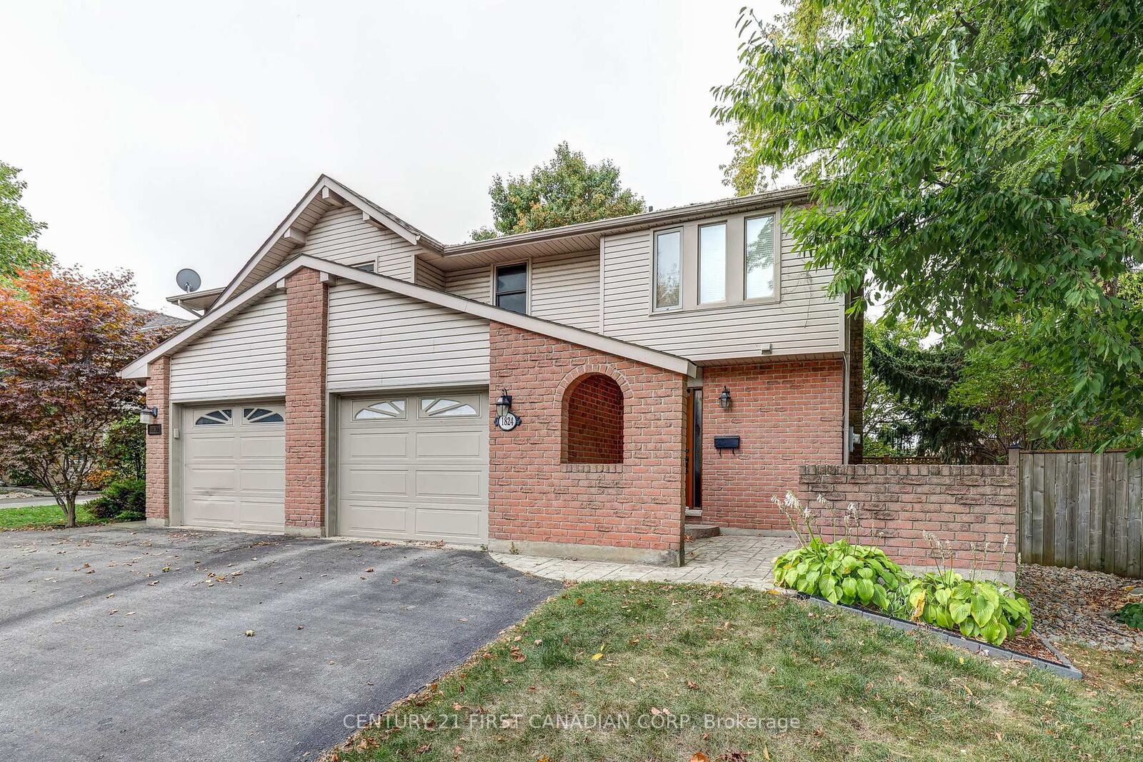 Property Photo: 1824 Attawandaron Road ON N6G 3N1