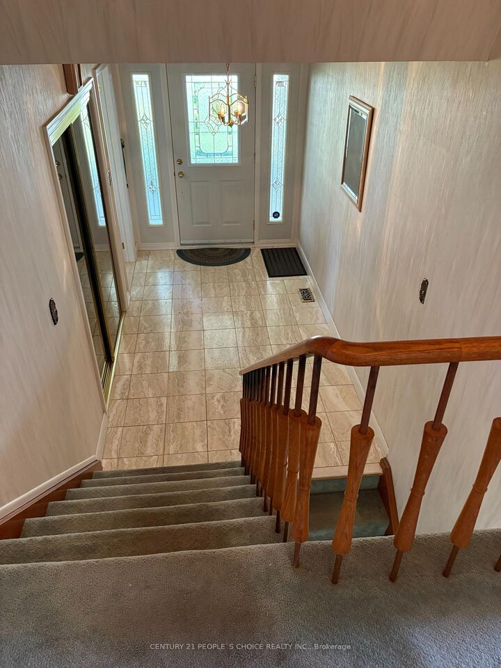 Property Photo:  165 Verobeach Boulevard  ON M9M 1R2