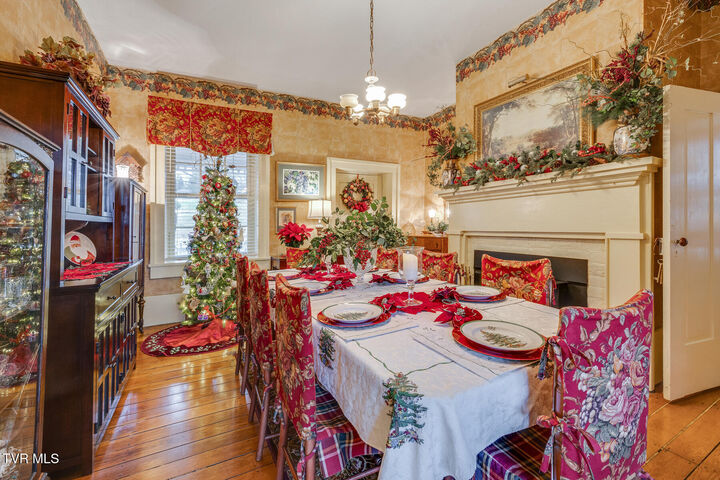 Property Photo: 1549 Highway 126 TN 37620