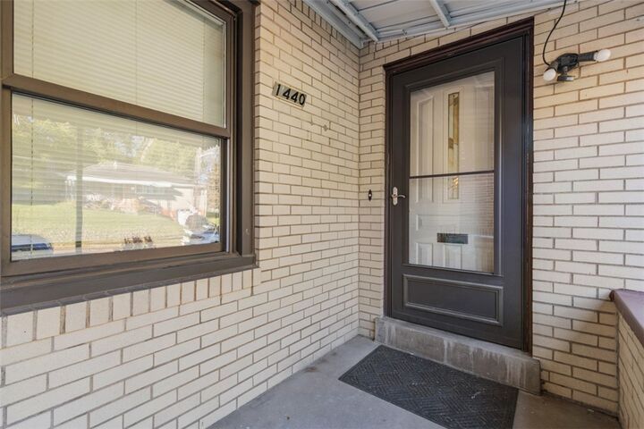 Property Photo:  1440 Swantek  PA 15204 