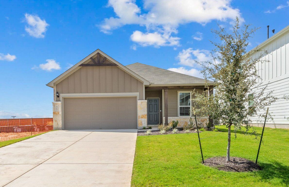 Property Photo: 408 Kapok Street TX 78610