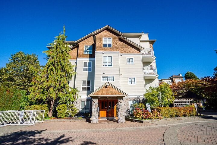 Photo de la propriété: 10188 155 Street 411 BC V3R 0R6