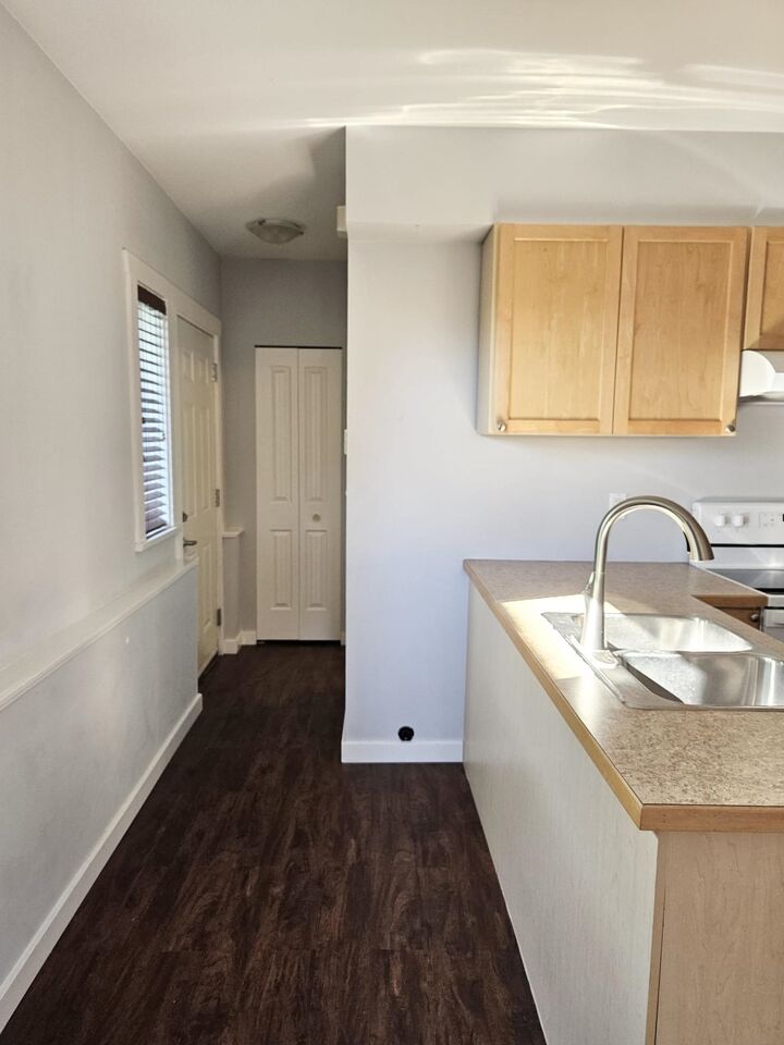 Property Photo:  823 Edinburgh Street  BC V3M 2V2 