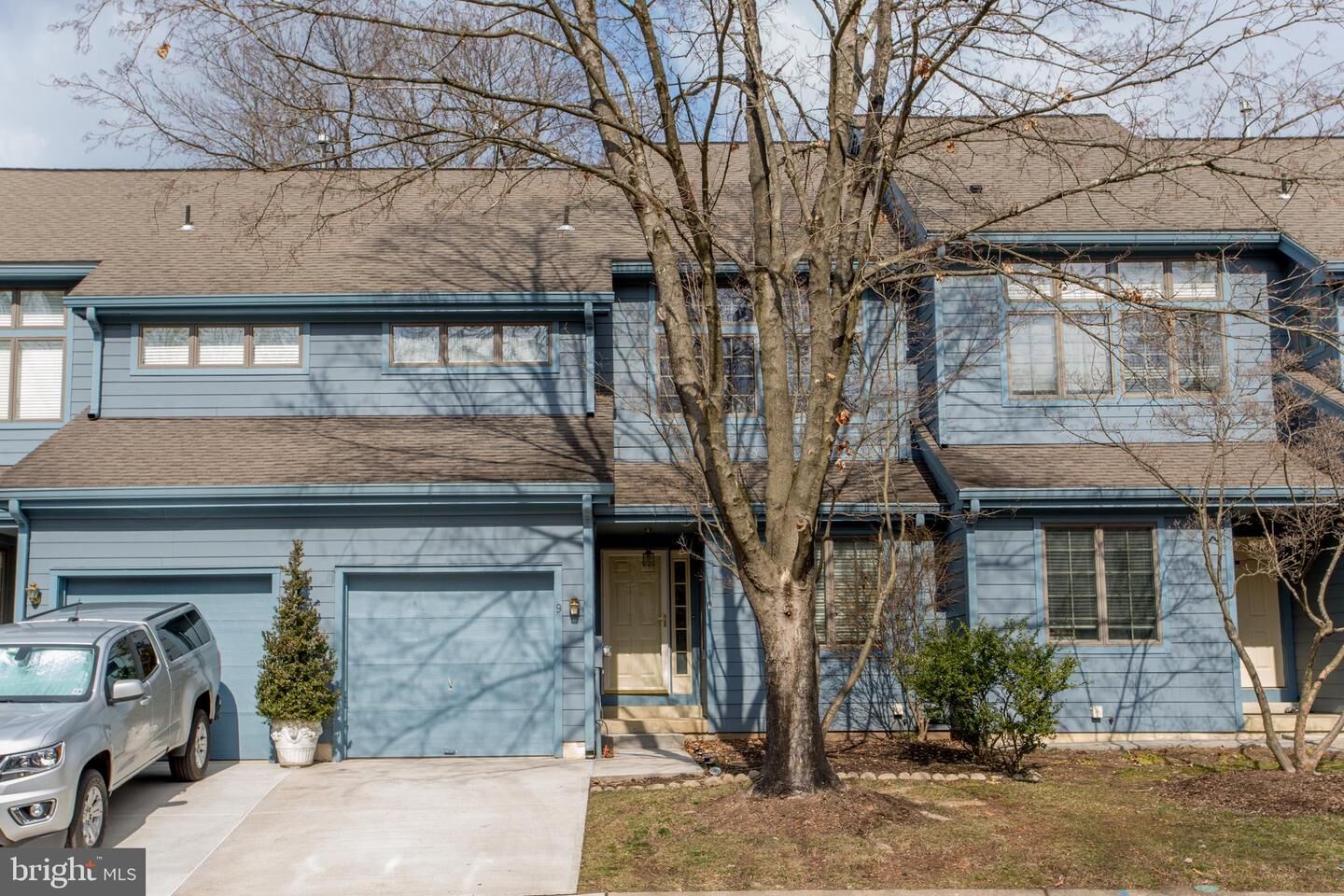 Property Photo: 9 Sturbridge Court NJ 08530