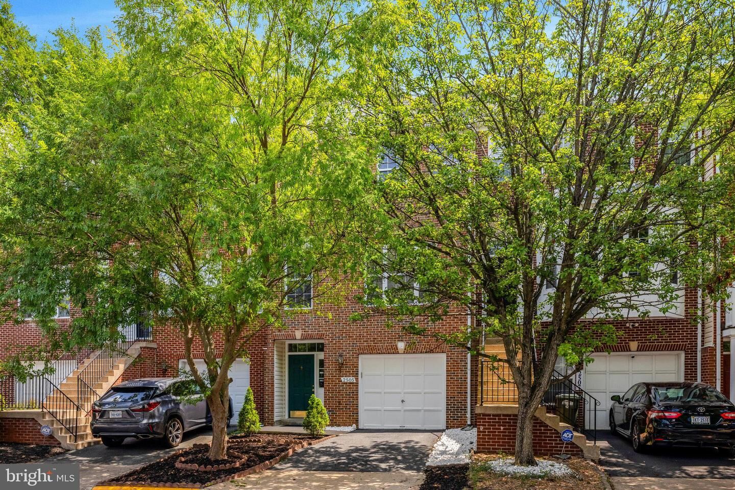Property Photo: 2505 James Madison Circle VA 20171