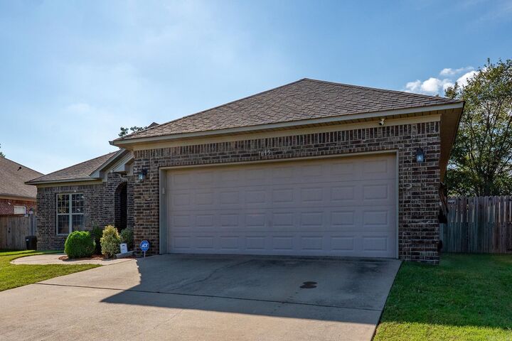 Property Photo: 1615 Gardenia AR 72034