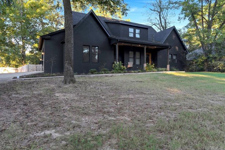 Property Photo:  1411 S Madison  AR 72401 