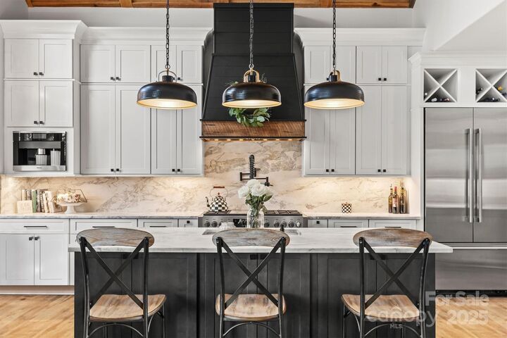 Property Photo: 5888 Wood Duck Way NC 28609