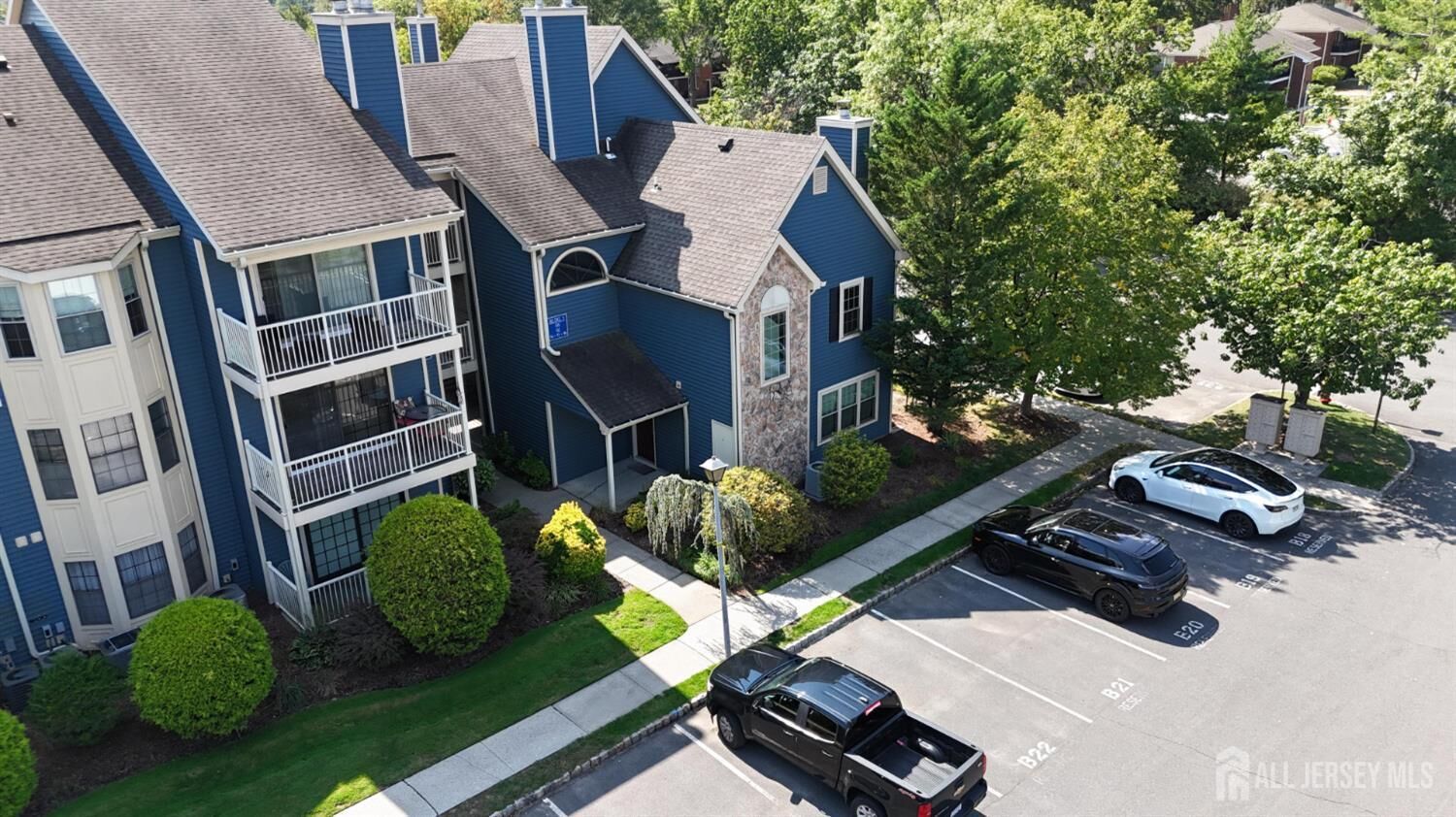 Property Photo: 96 Longfield Court NJ 08816