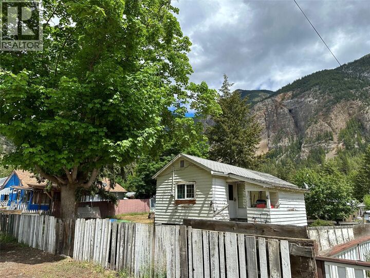 959 Cawston Avenue — photo 1