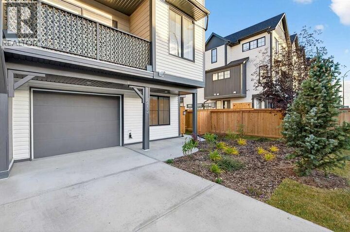 Property Photo: 675 South Point Heath Southwest AB T4B 5H7