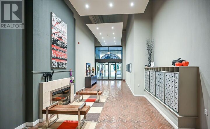 Property Photo: 66 Bay Street South 307 ON L8P 4Z6