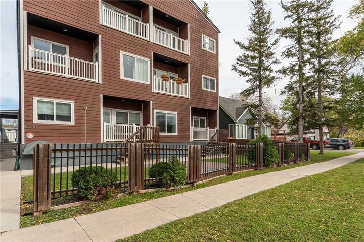 Property Photo: 293 Edison Avenue MB R2G 0L5