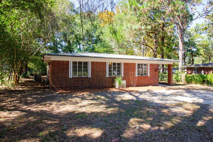 Property Photo: 192 Adkinson Dr Drive FL 32536