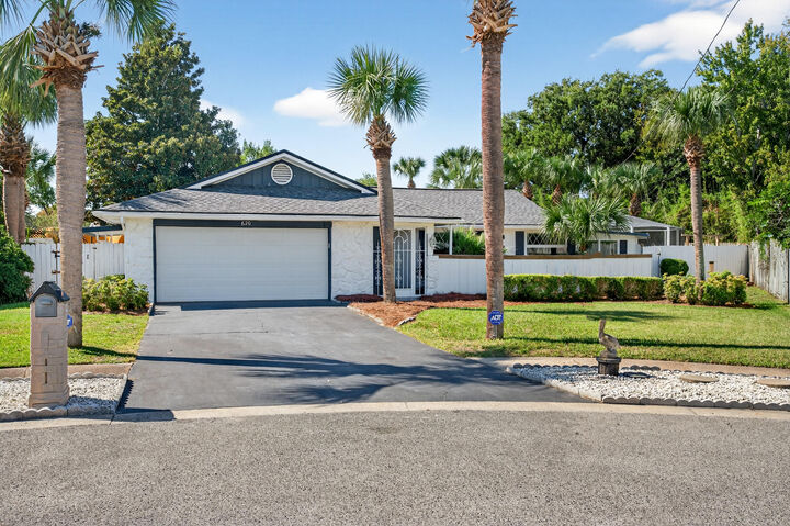 Property Photo: 620 Legion Court FL 32541