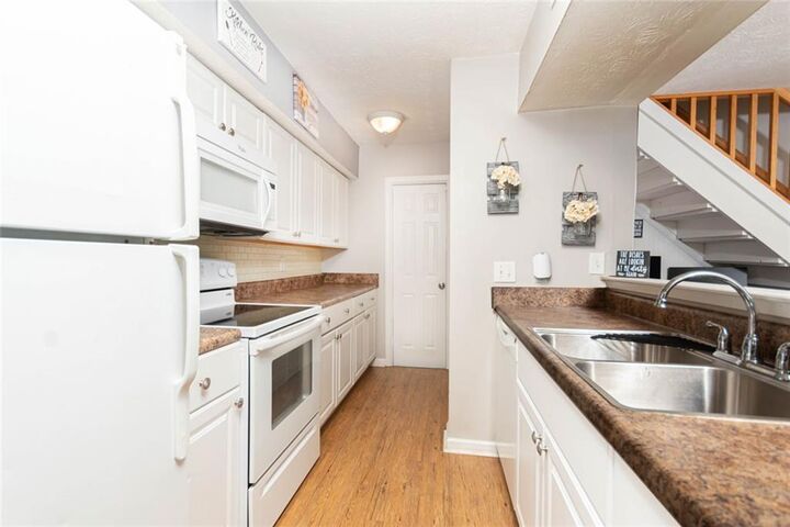 Property Photo: 1348 Surrey Lane SW GA 30008