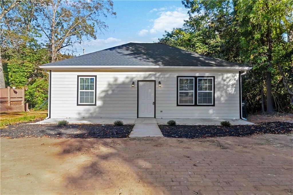 Property Photo: 908 Emory Street GA 30054