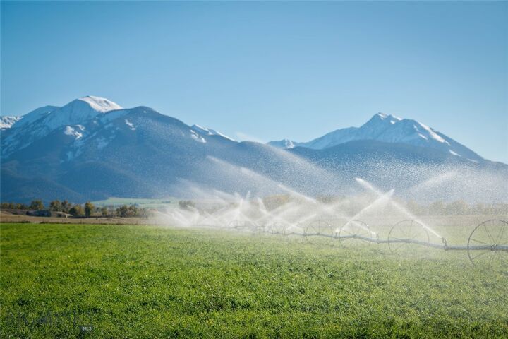 Property Photo:  1986 E River Road  MT 59047 