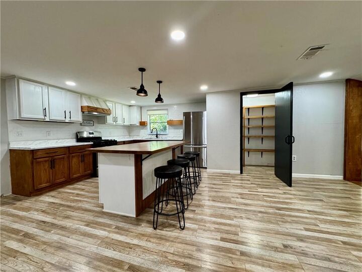 Property Photo: 208 Frontier Avenue LA 71457