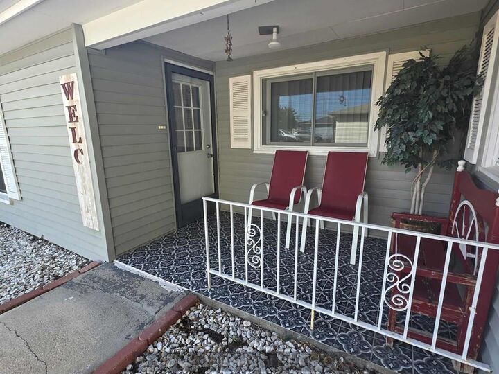 Property Photo: 404 W Stolley Park Ave NE 68801