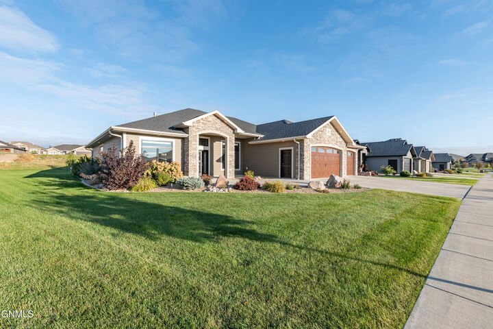 Property Photo: 1221 Community Loop ND 58503