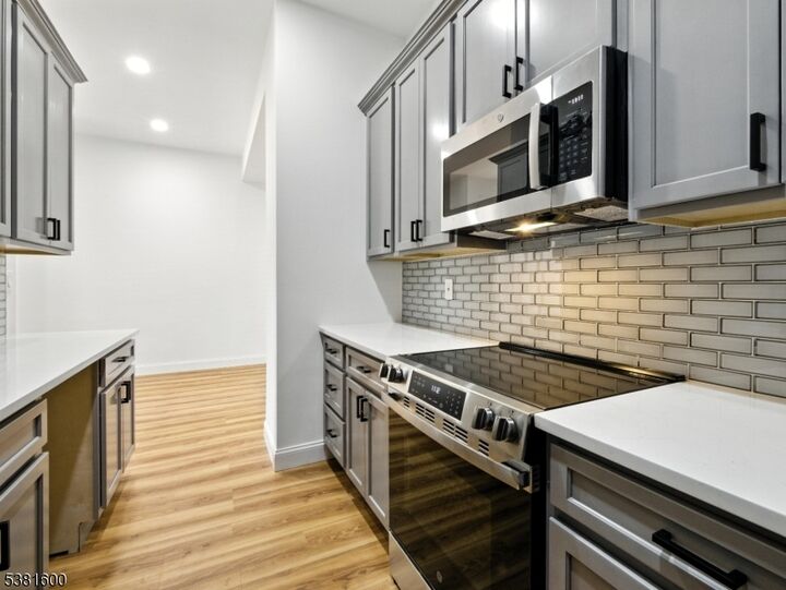 Property Photo: 111 Mulberry St 1-O NJ 07102
