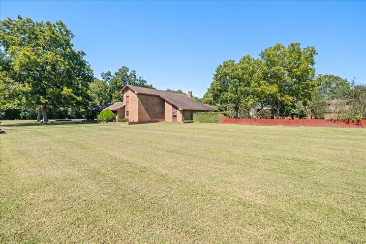 Property Photo:  642 Meadow Lane  TX 77665 