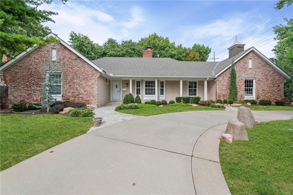 Property Photo: 5500 W 87th Street KS 66207