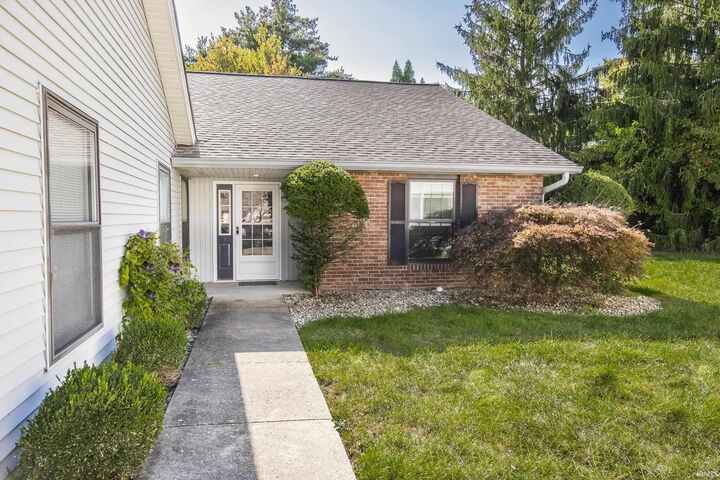 Property Photo: 1004 E Sherbrooke Drive IN 47401
