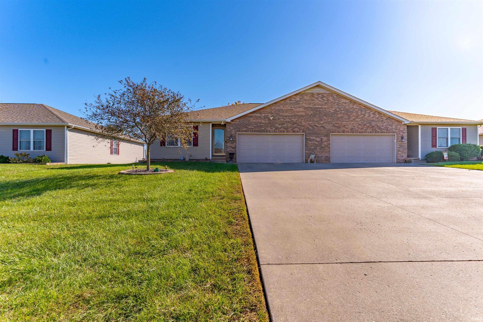 Property Photo: 520 S Ninth Avenue IN 47639