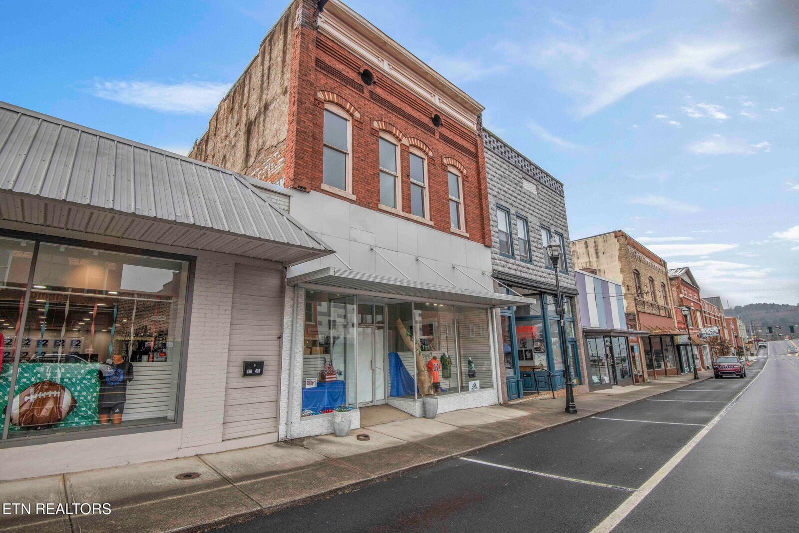 Property Photo: 428 N Roane St TN 37748