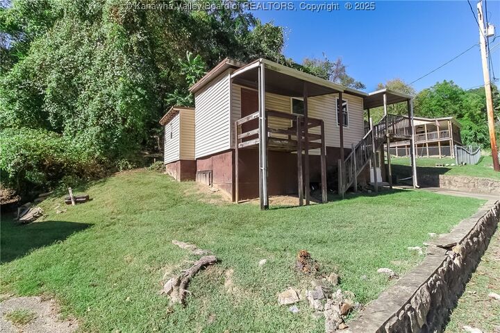 Property Photo: 2003-2005 Arnold Drive WV 25387