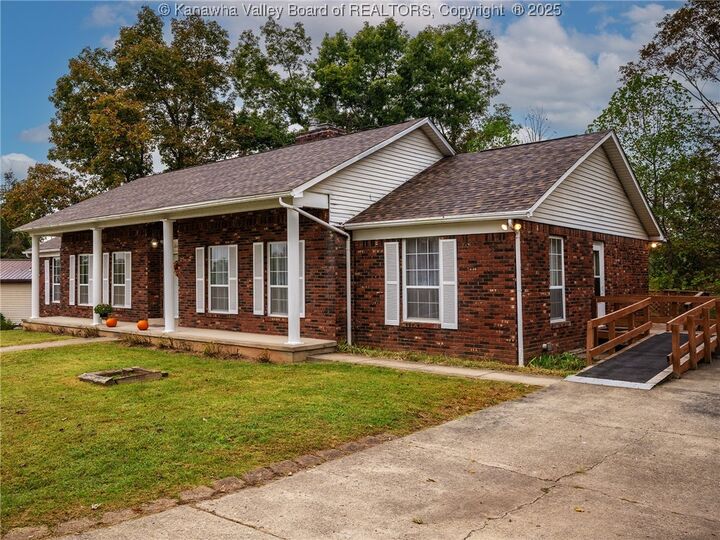 Property Photo: 805 Grandview Drive WV 25064