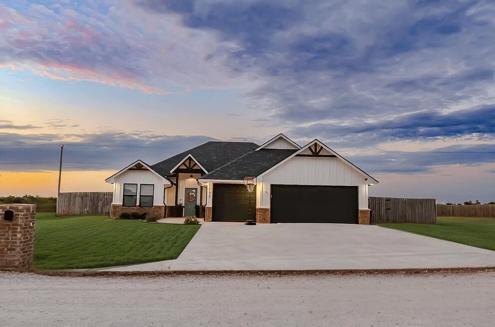 Property Photo:  12198 NE Stone Ridge Ln  OK 73541
