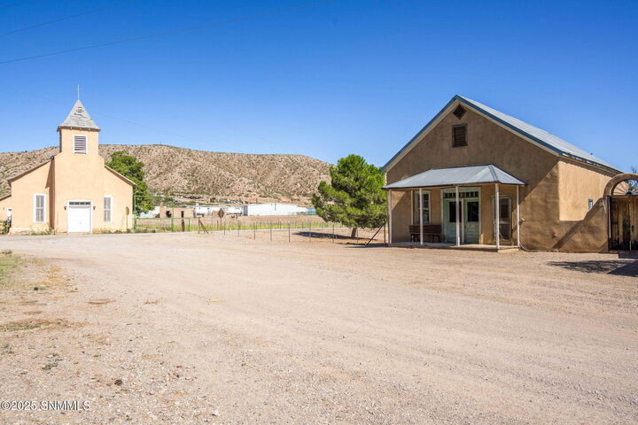 Property Photo:  6 Plaza De Monticello Road  NM 87939 