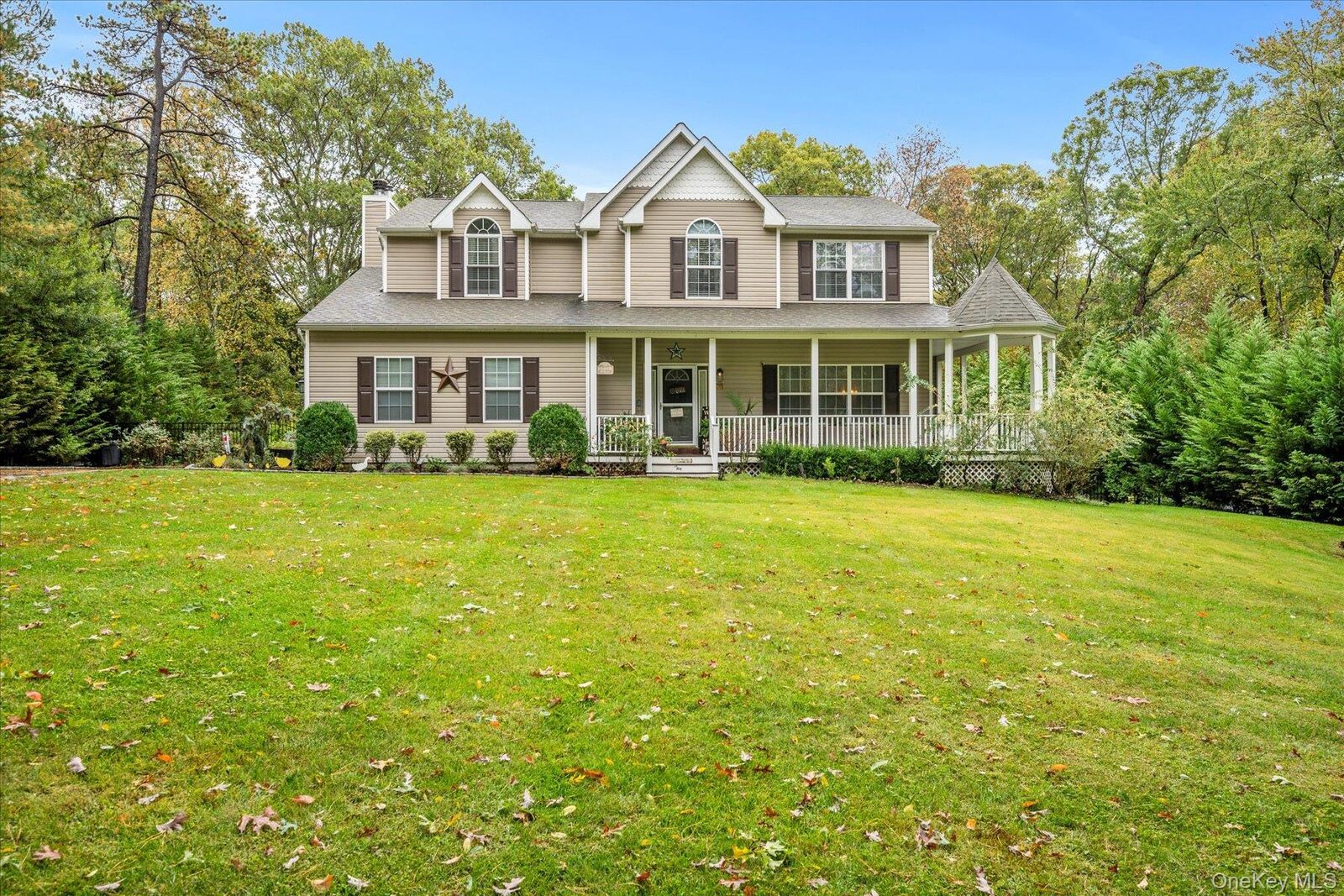 Property Photo: 10 Cedar Grove Terrace NY 11953