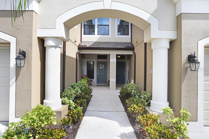 Property Photo: 11722 Crowned Sparrow Lane FL 33626