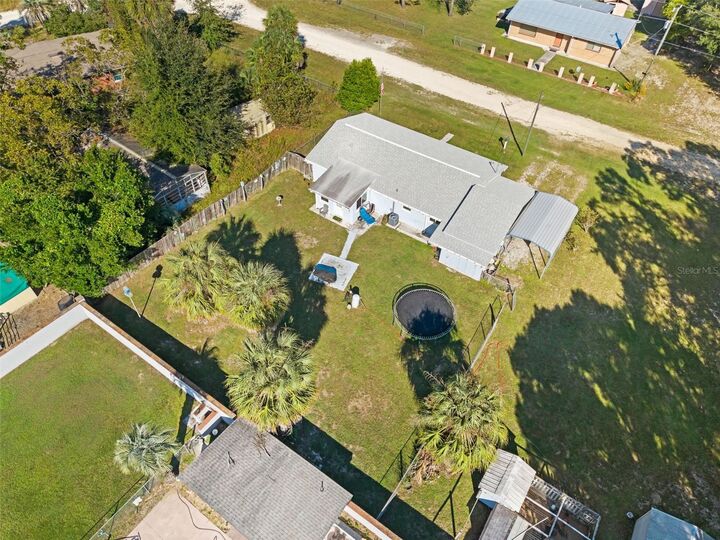 Property Photo: 5390 NE 133rd Avenue FL 32696