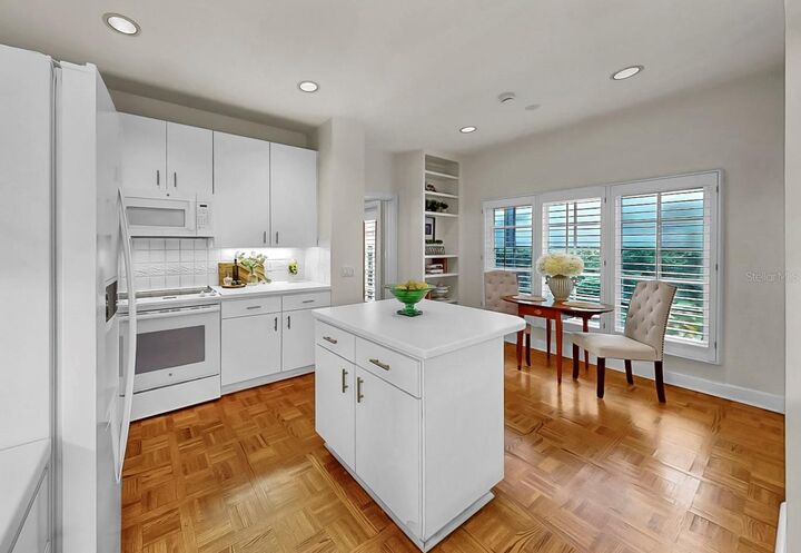 Property Photo:  4945 Bayshore Boulevard 4945  FL 33611 