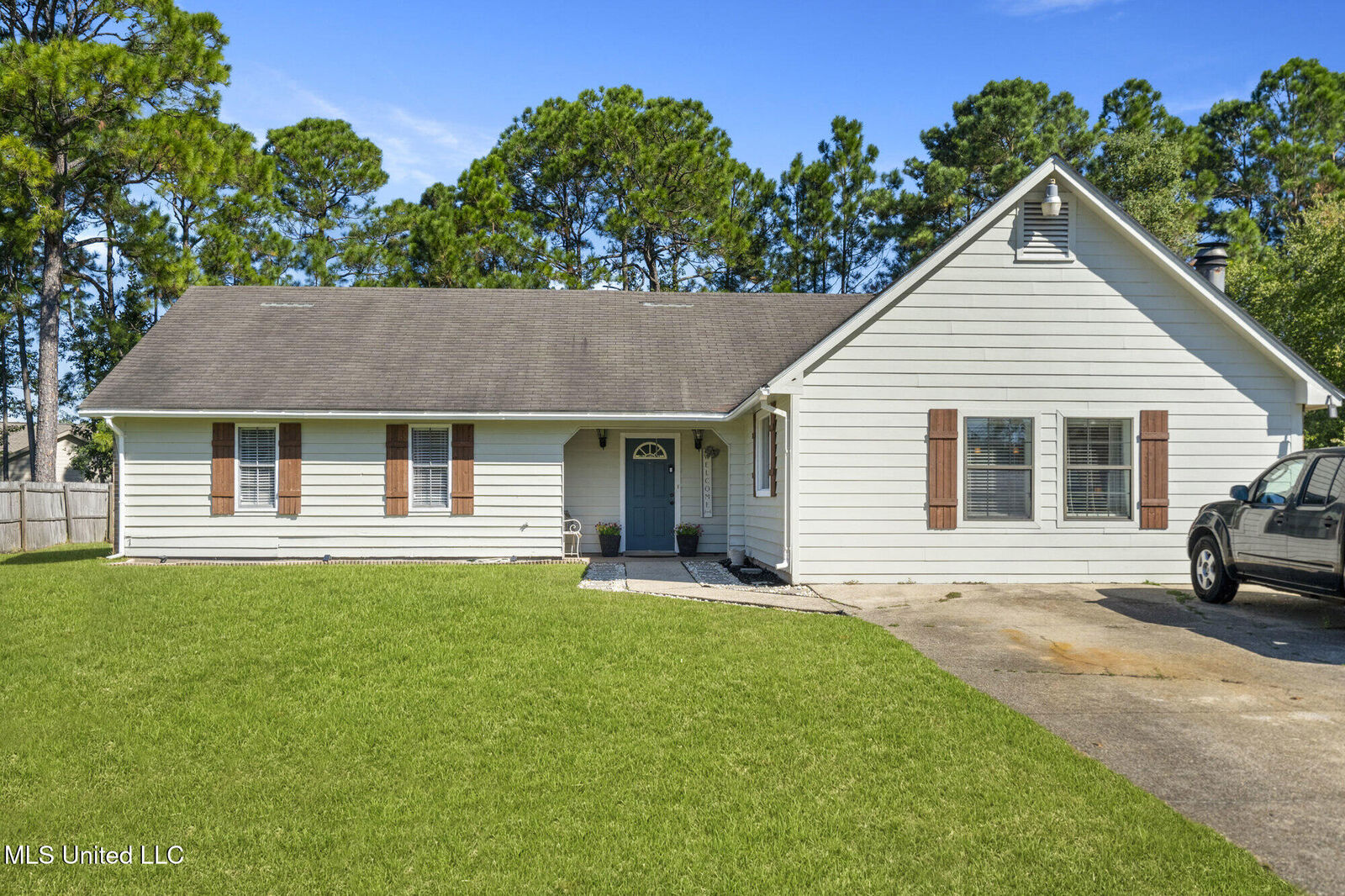 Property Photo:  2300 Lewis Gate Drive  MS 39553