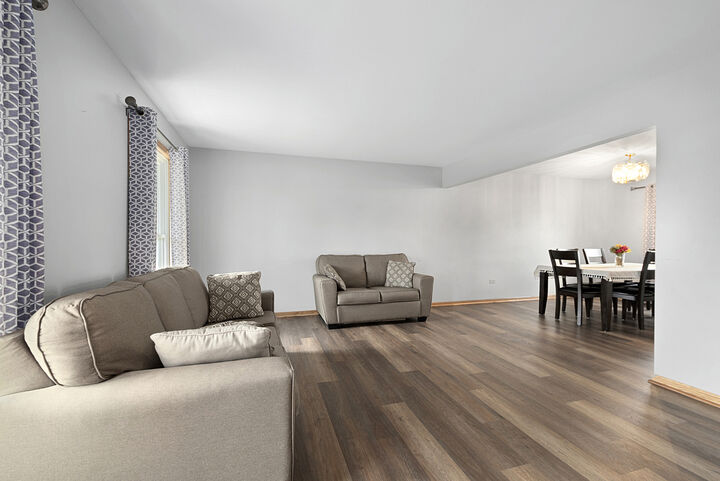 Property Photo: 520 Hickory Lane IL 60468