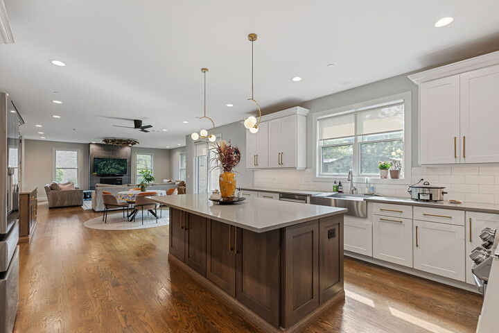 Property Photo: 1162 Sycamore Drive IL 60047