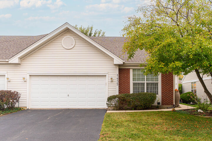 Property Photo:  1435 Cambria Drive  IL 60115