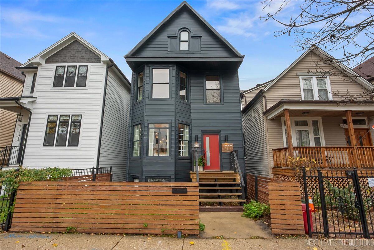Property Photo: 3826 N Whipple Street IL 60618