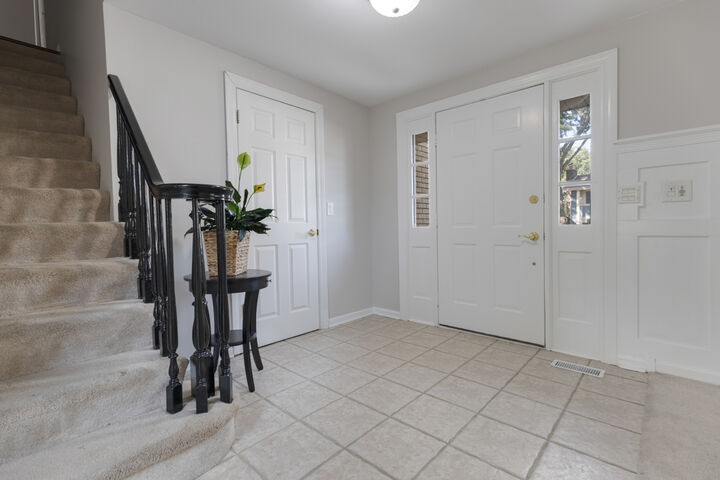 Property Photo:  831 Pinehurst Lane  IL 60193 