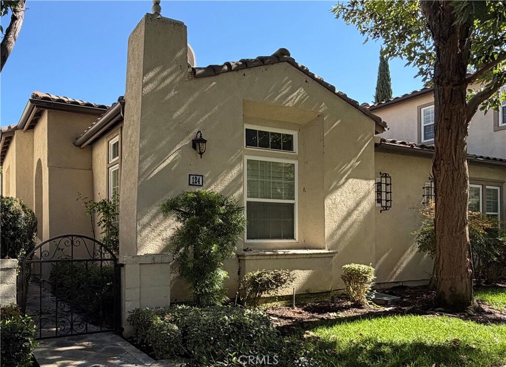 Property Photo:  124 Vermillion  CA 92603 