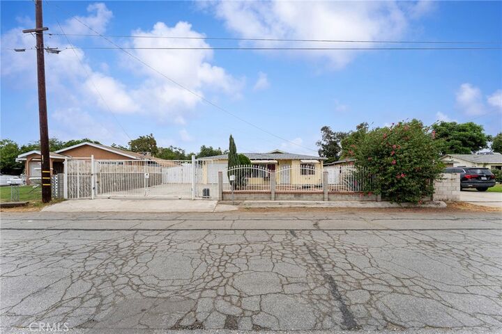 Property Photo:  16448 Washington Drive  CA 92335 